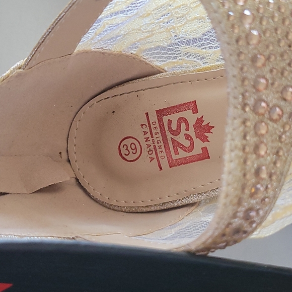 Shoes - Picture 3 of 3